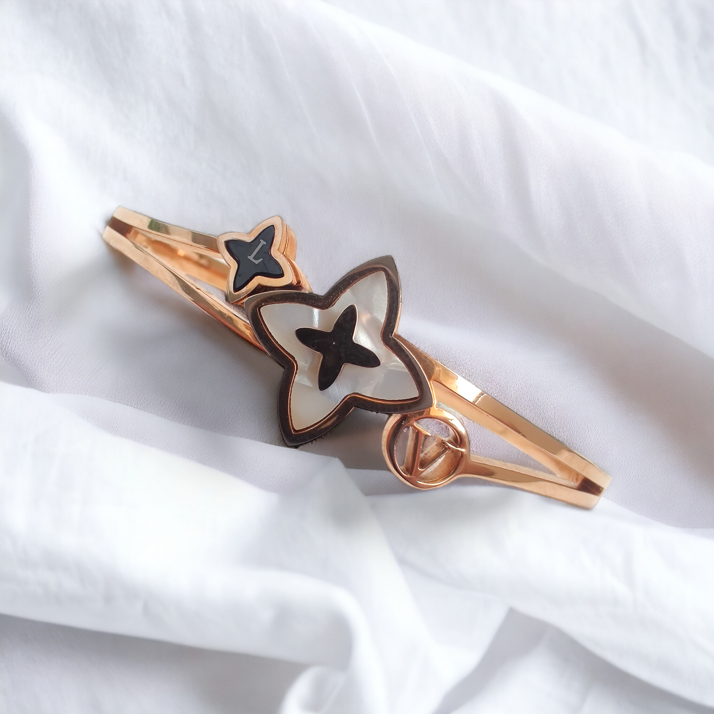 Anti tarnish rose gold openable bracelet