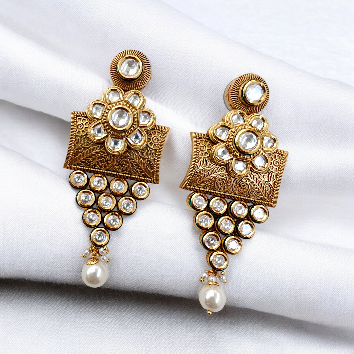 Royal Kundan Studded Hansli Set with Fine Carvings.