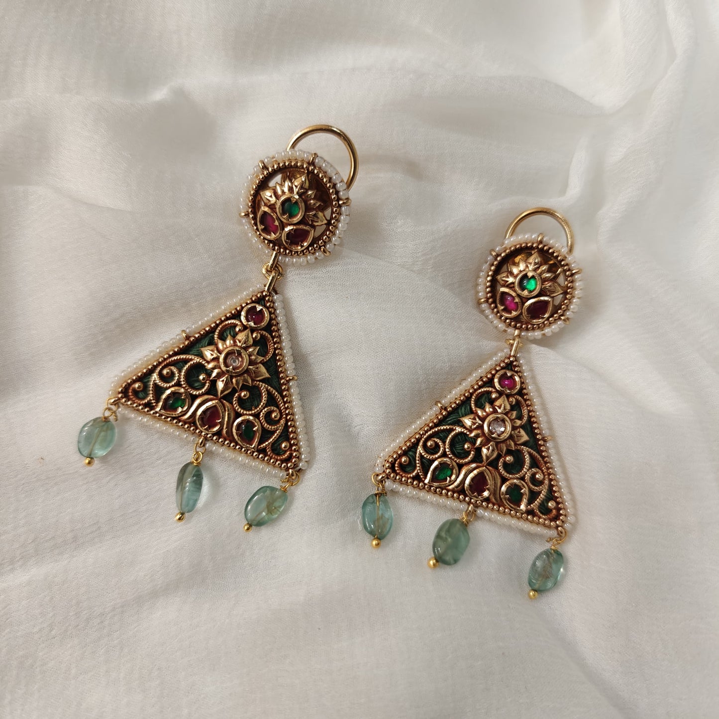 Gorgeous Handcrafted Hansli Necklace Set