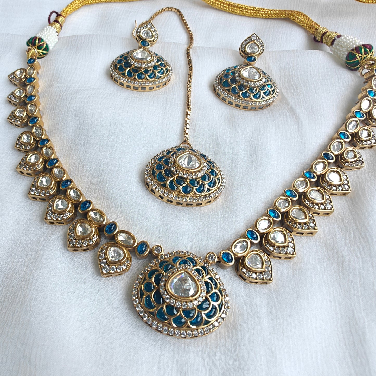 Neelam Jadau Necklace Set With Maangtika