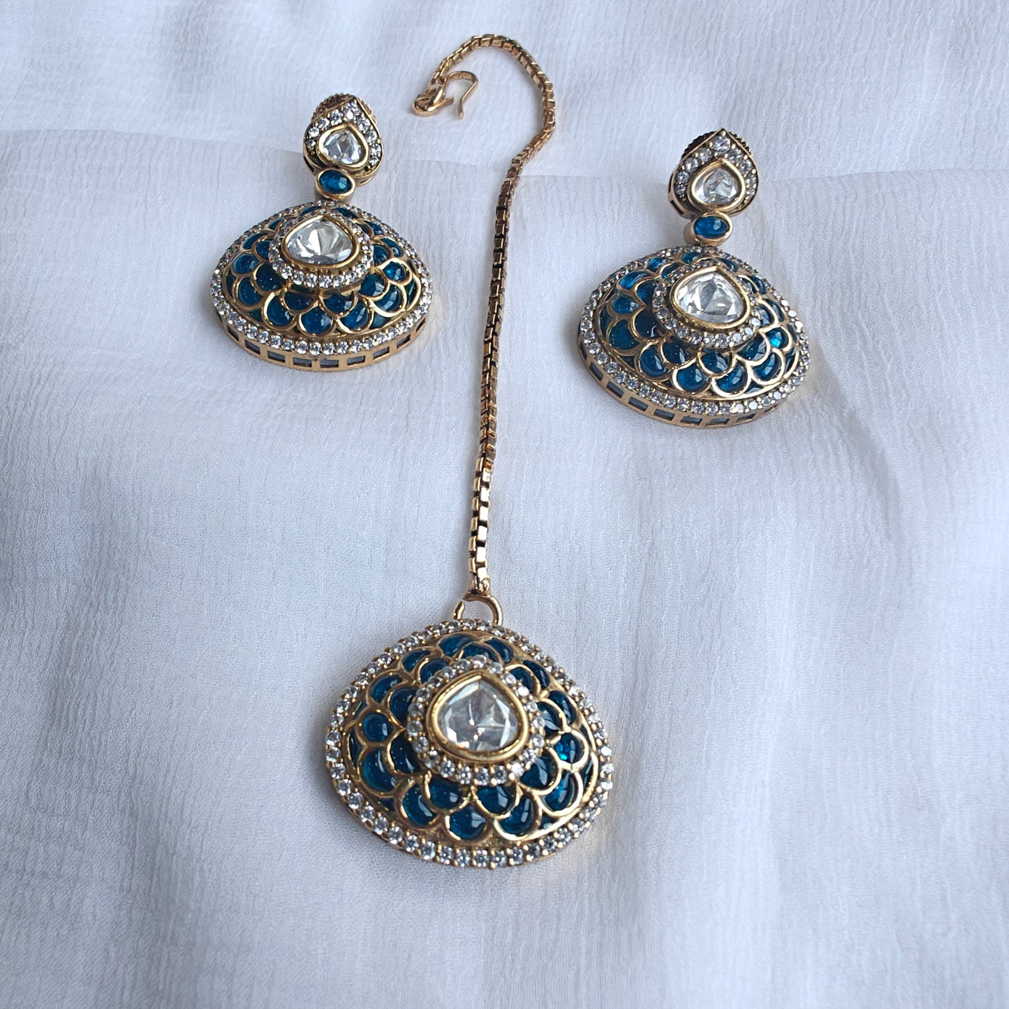 Neelam Jadau Necklace Set With Maangtika