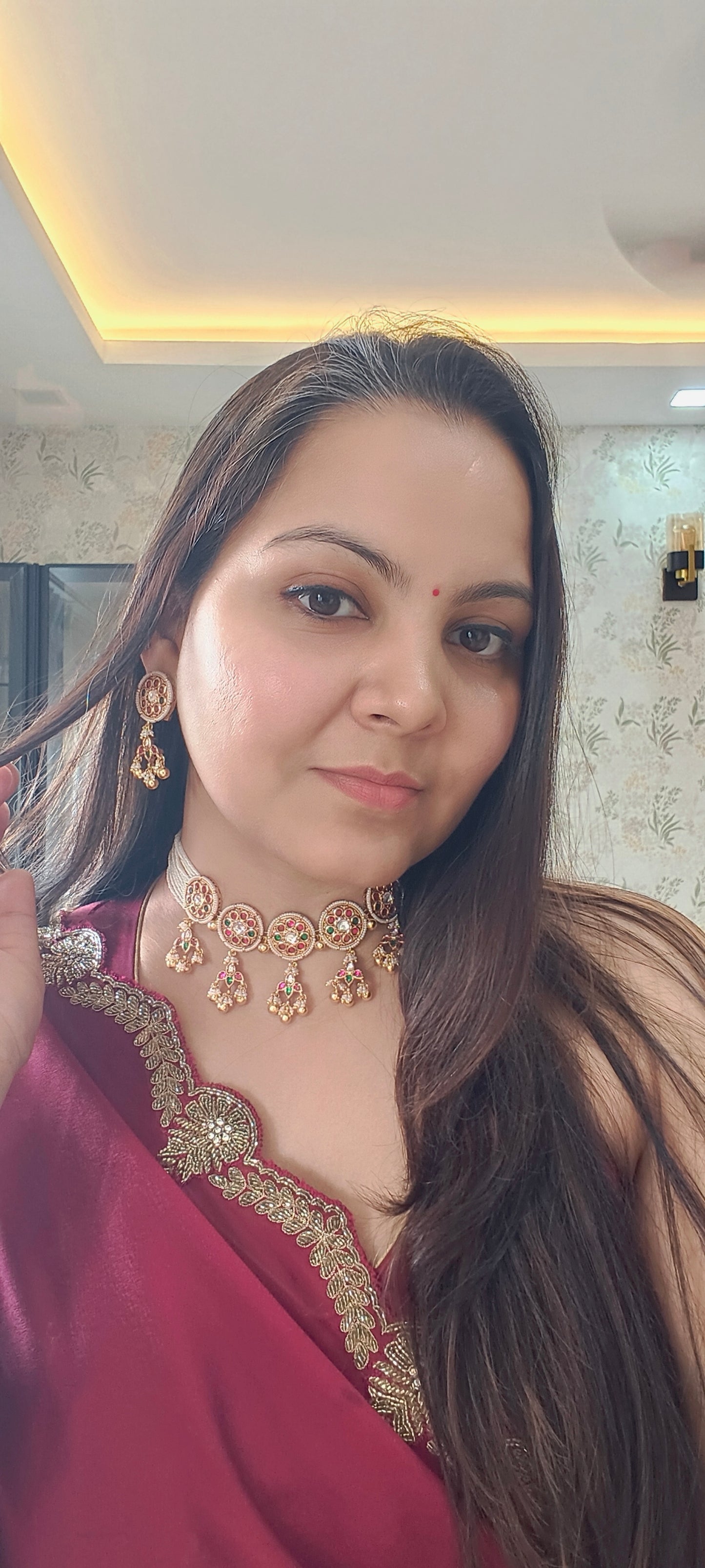 Multiple Fit Kemp Stone studded Neckpiece with Earrings