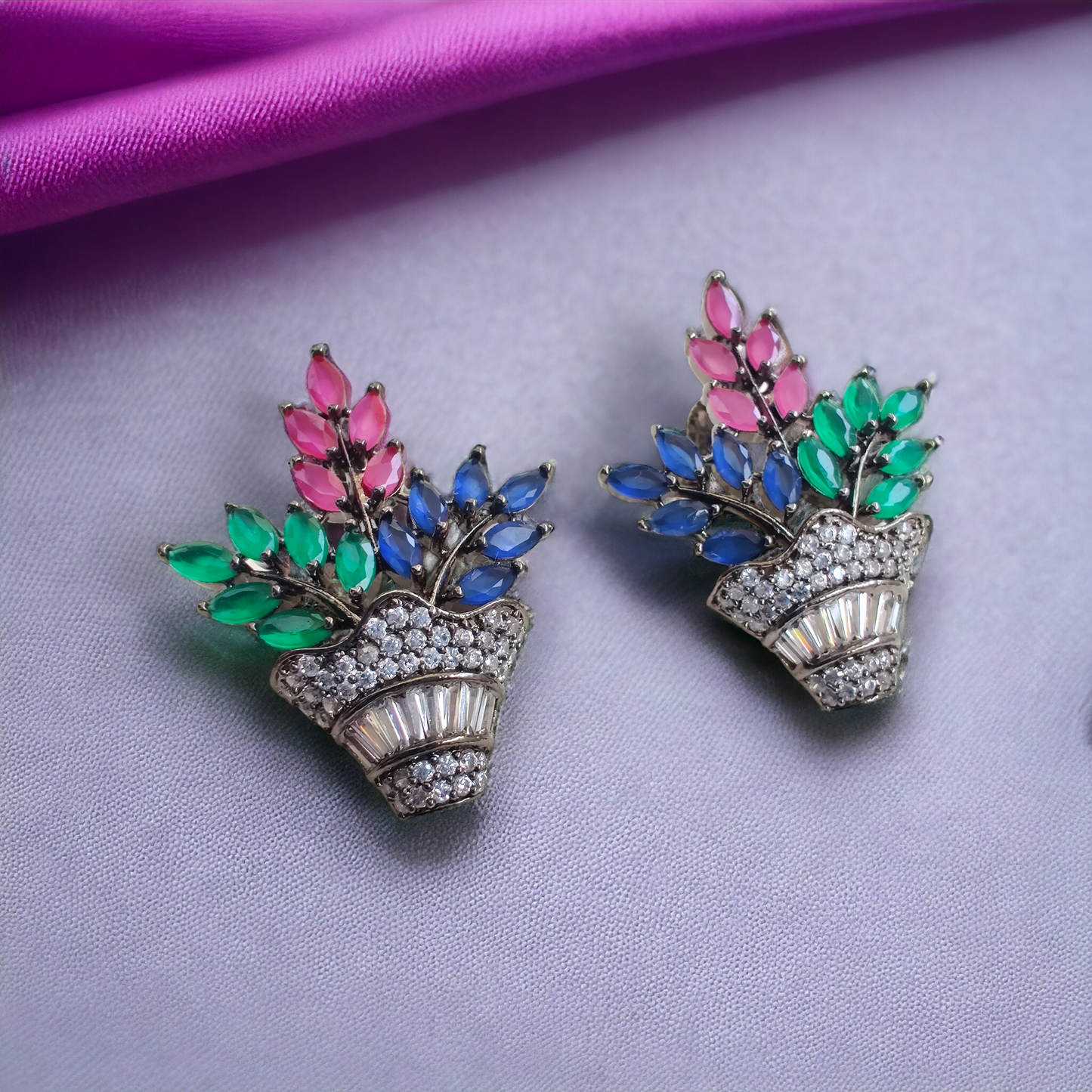 multi-coloured pot studs