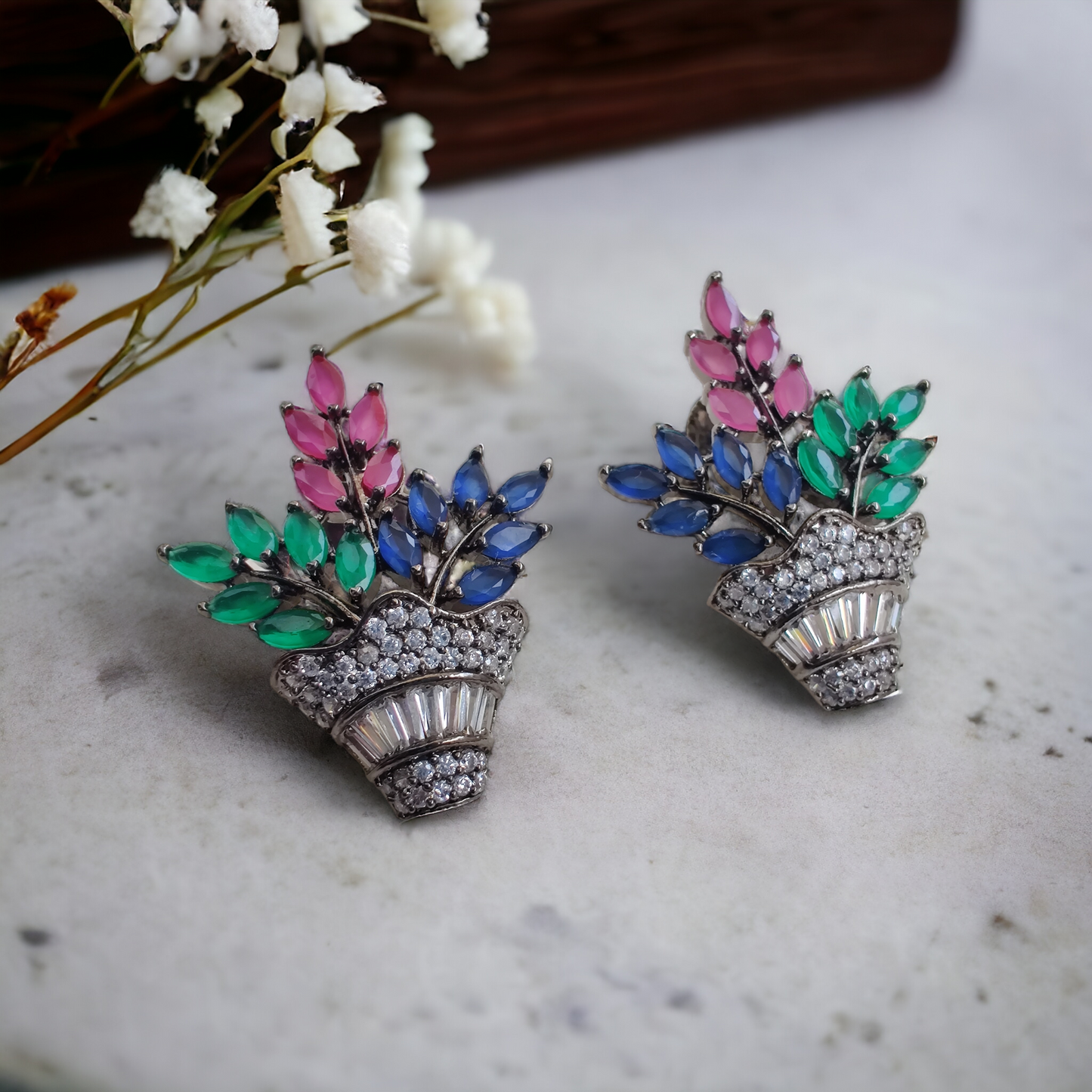 multi-coloured pot studs