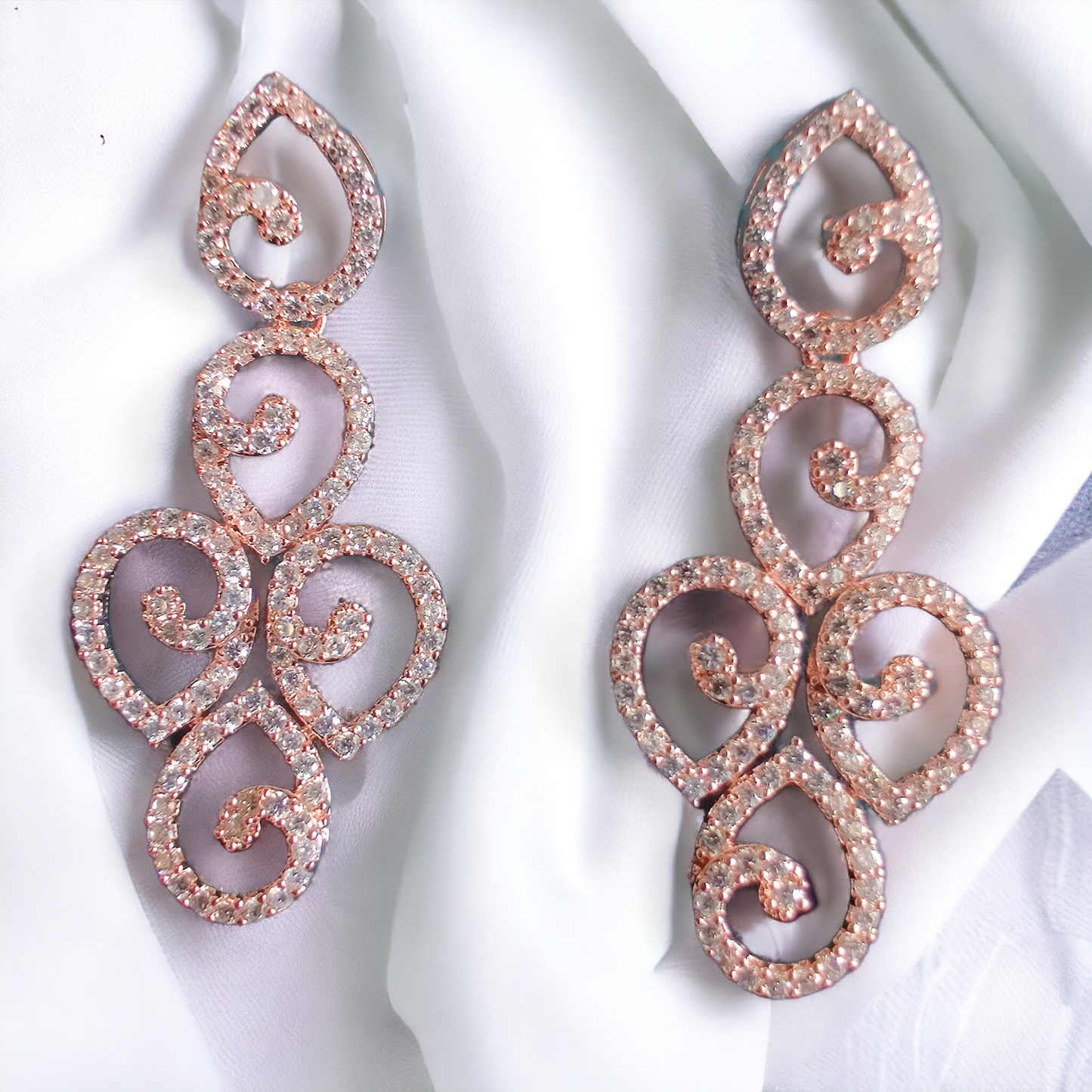 diamond lookalike rose gold neckline