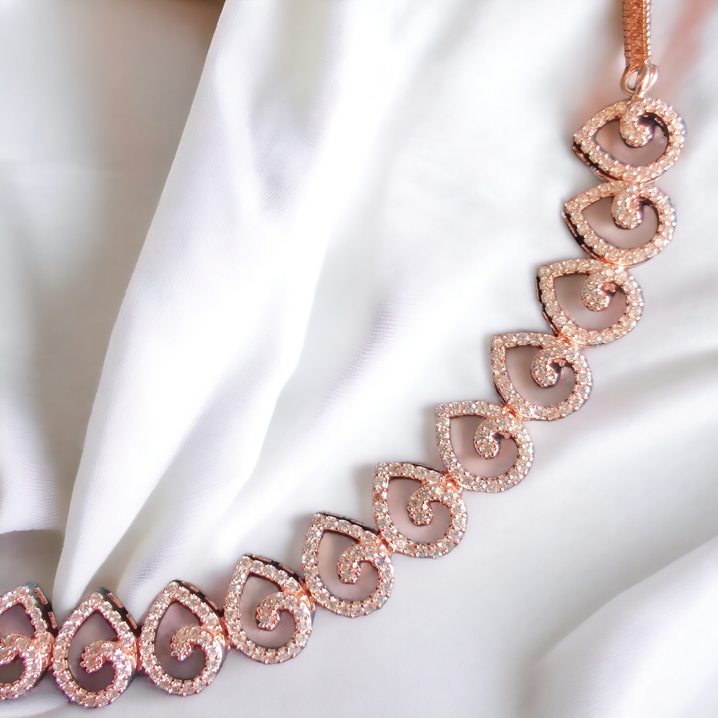 diamond lookalike rose gold neckline