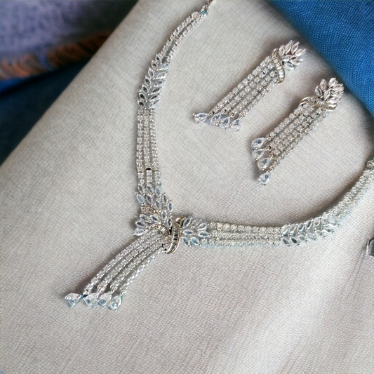 diamond lookalike neckpiece