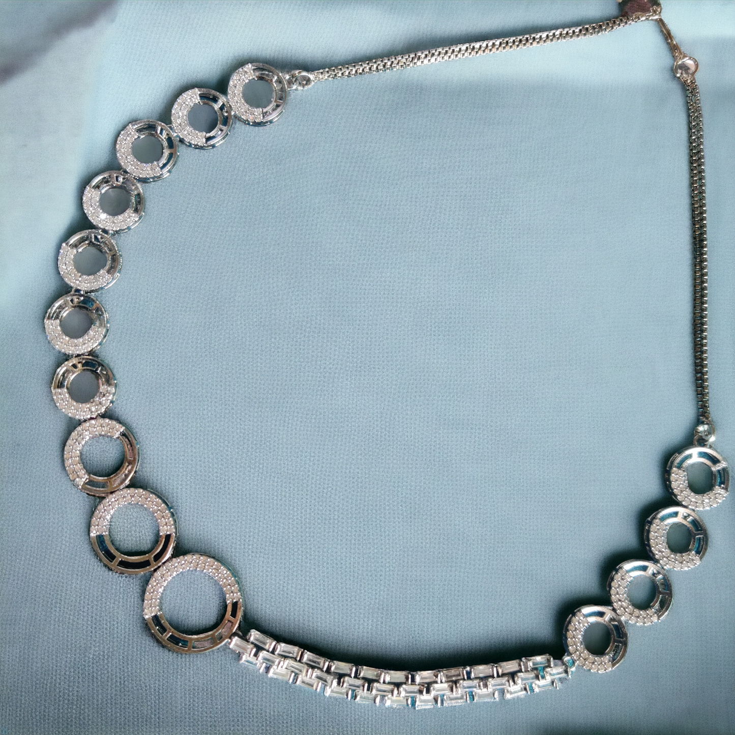 rhodium plated loop chain neckpiece