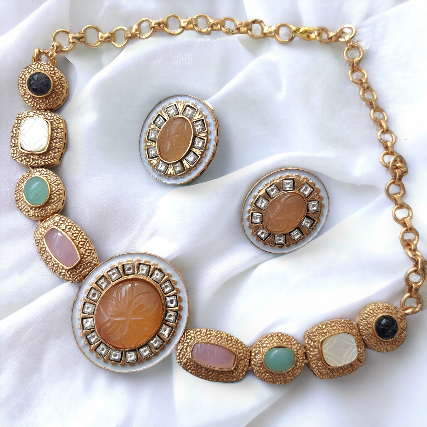 multi coloured antique versatile necklace