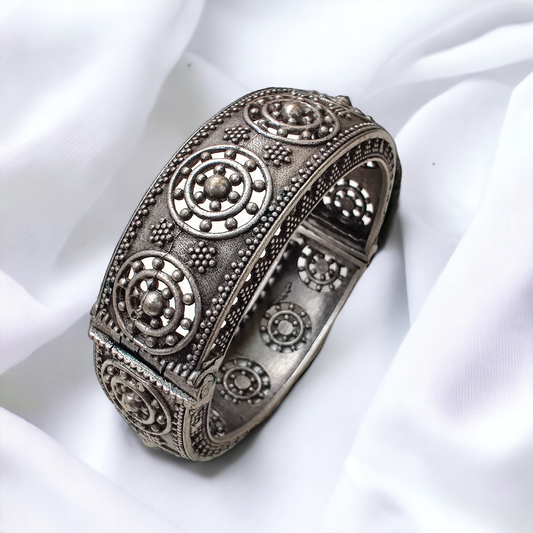 Oxidized Bangle (openable)